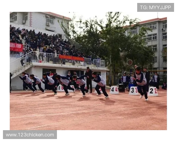 中国队逆袭夺冠 突破自我刷新历史纪录 体育赛事精彩纷呈 拼搏精神彰显荣耀