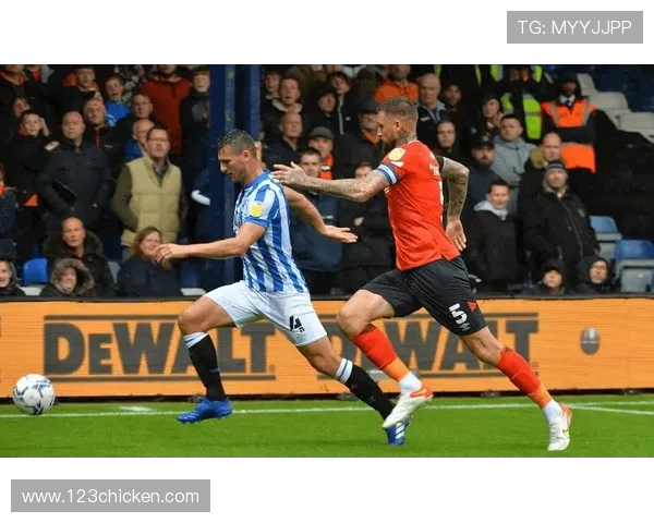 哈德斯菲尔德俱乐部百年传承与英格兰足球坚守之路精神发展故事