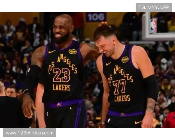 詹姆斯带队逆转取胜湖人季后赛前景再添变数西部争夺白热化引热议